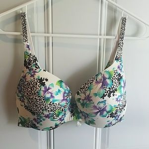 Victoria's Secret 34DD Bra